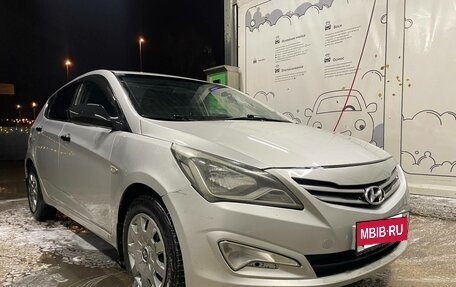 Hyundai Solaris II рестайлинг, 2015 год, 570 000 рублей, 4 фотография