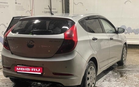 Hyundai Solaris II рестайлинг, 2015 год, 570 000 рублей, 3 фотография