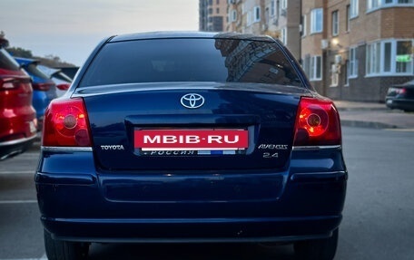 Toyota Avensis III рестайлинг, 2005 год, 654 000 рублей, 3 фотография