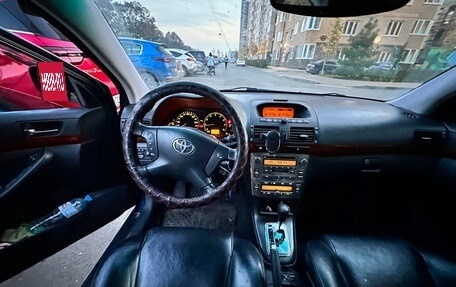 Toyota Avensis III рестайлинг, 2005 год, 654 000 рублей, 4 фотография