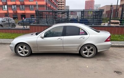 Mercedes-Benz C-Класс, 2004 год, 770 000 рублей, 1 фотография