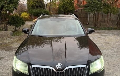 Skoda Superb III рестайлинг, 2014 год, 1 800 000 рублей, 1 фотография