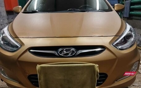 Hyundai Solaris II рестайлинг, 2013 год, 740 000 рублей, 5 фотография