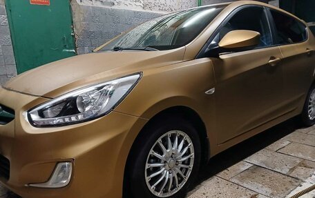 Hyundai Solaris II рестайлинг, 2013 год, 740 000 рублей, 10 фотография