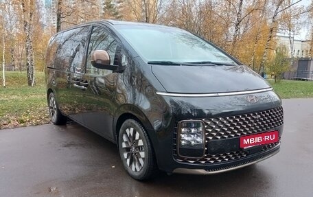 Hyundai Staria, 2022 год, 3 700 000 рублей, 2 фотография