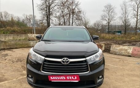 Toyota Highlander III, 2015 год, 2 700 000 рублей, 2 фотография