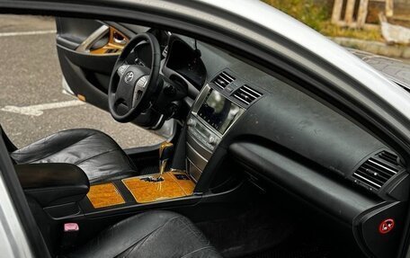 Toyota Camry, 2007 год, 900 000 рублей, 10 фотография