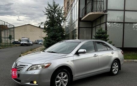 Toyota Camry, 2007 год, 900 000 рублей, 2 фотография