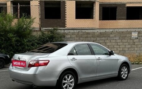 Toyota Camry, 2007 год, 900 000 рублей, 4 фотография
