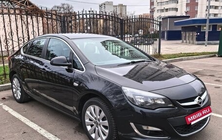Opel Astra J, 2014 год, 950 000 рублей, 3 фотография