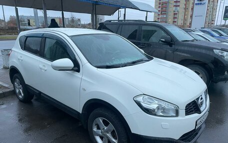Nissan Qashqai, 2010 год, 900 000 рублей, 2 фотография
