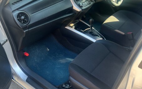 Toyota Corolla, 2015 год, 1 100 000 рублей, 4 фотография