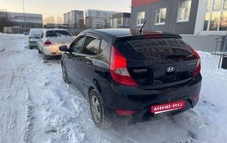 Hyundai Solaris II рестайлинг, 2013 год, 800 000 рублей, 4 фотография