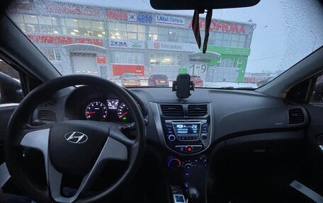 Hyundai Solaris II рестайлинг, 2013 год, 800 000 рублей, 6 фотография