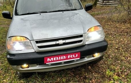 Chevrolet Niva I рестайлинг, 2004 год, 235 000 рублей, 5 фотография