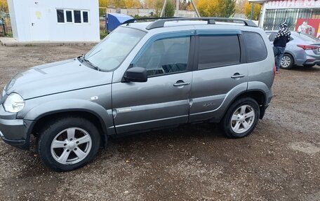 Chevrolet Niva I рестайлинг, 2013 год, 485 000 рублей, 2 фотография