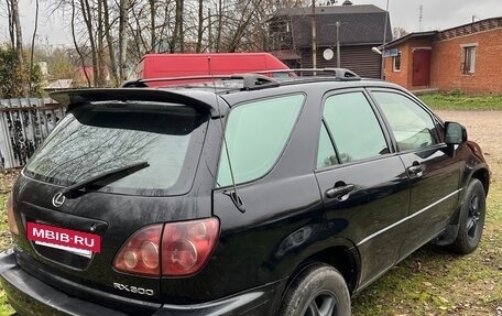 Lexus RX IV рестайлинг, 2000 год, 585 000 рублей, 2 фотография