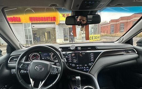 Toyota Camry, 2018 год, 3 000 000 рублей, 4 фотография