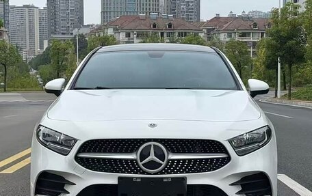 Mercedes-Benz A-Класс, 2022 год, 2 290 000 рублей, 2 фотография