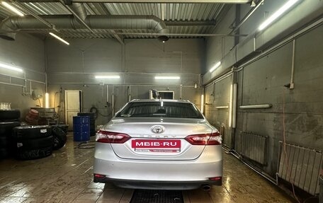 Toyota Camry, 2018 год, 3 000 000 рублей, 3 фотография