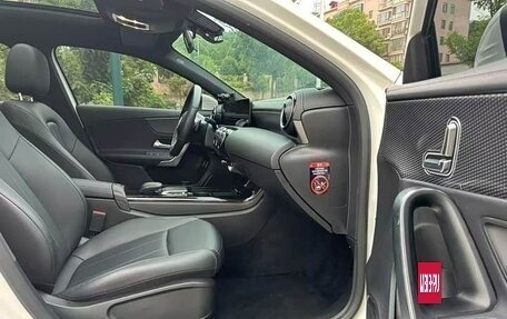 Mercedes-Benz A-Класс, 2022 год, 2 290 000 рублей, 15 фотография