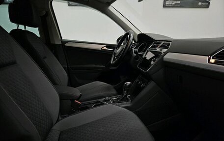 Volkswagen Tiguan II, 2018 год, 2 550 000 рублей, 3 фотография