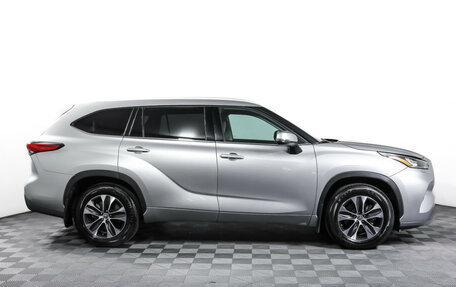 Toyota Highlander, 2021 год, 4 975 000 рублей, 4 фотография