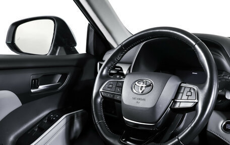 Toyota Highlander, 2021 год, 4 975 000 рублей, 17 фотография