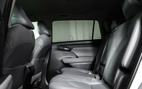 Toyota Highlander, 2021 год, 4 975 000 рублей, 12 фотография