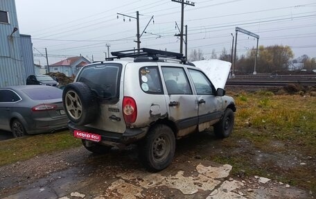 Chevrolet Niva I рестайлинг, 2005 год, 130 000 рублей, 1 фотография