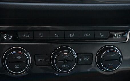 Volkswagen Tiguan II, 2020 год, 3 300 000 рублей, 17 фотография