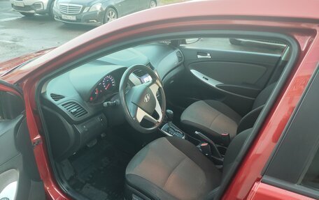 Hyundai Solaris II рестайлинг, 2012 год, 1 300 000 рублей, 5 фотография