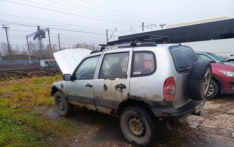 Chevrolet Niva I рестайлинг, 2005 год, 130 000 рублей, 3 фотография