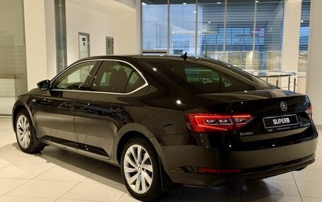 Skoda Superb III рестайлинг, 2016 год, 1 990 000 рублей, 6 фотография