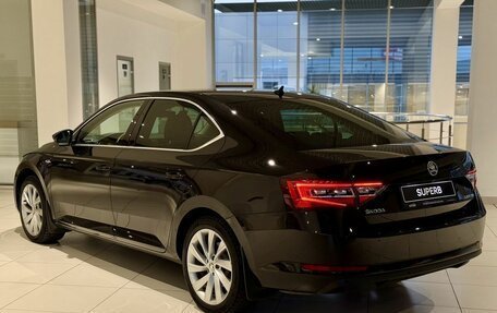 Skoda Superb III рестайлинг, 2016 год, 1 990 000 рублей, 12 фотография