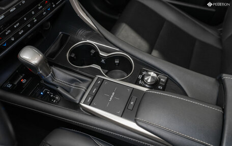 Lexus RX IV рестайлинг, 2022 год, 5 680 000 рублей, 16 фотография