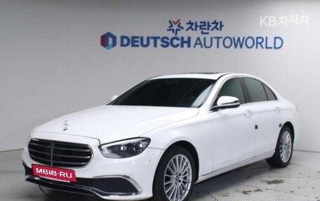 Mercedes-Benz E-Класс, 2022 год, 3 600 000 рублей, 2 фотография