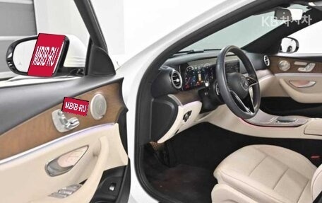 Mercedes-Benz E-Класс, 2022 год, 3 600 000 рублей, 7 фотография