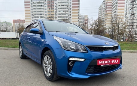 KIA Rio IV, 2018 год, 1 450 000 рублей, 2 фотография