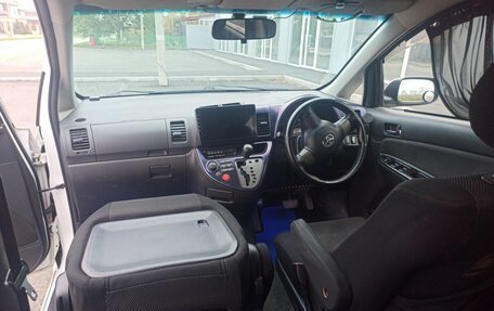 Toyota Wish II, 2004 год, 835 000 рублей, 9 фотография