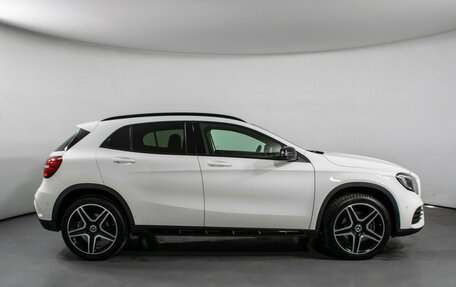 Mercedes-Benz GLA, 2018 год, 3 090 000 рублей, 4 фотография