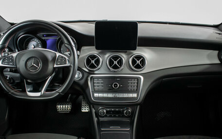 Mercedes-Benz GLA, 2018 год, 3 090 000 рублей, 11 фотография