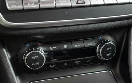 Mercedes-Benz GLA, 2018 год, 3 090 000 рублей, 14 фотография