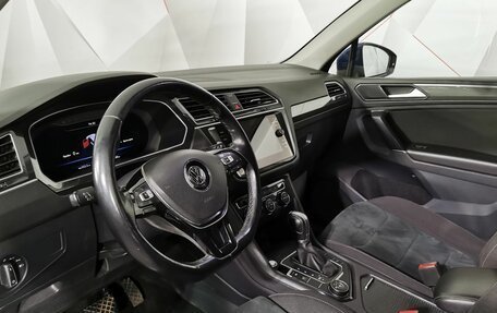 Volkswagen Tiguan II, 2018 год, 2 225 000 рублей, 19 фотография