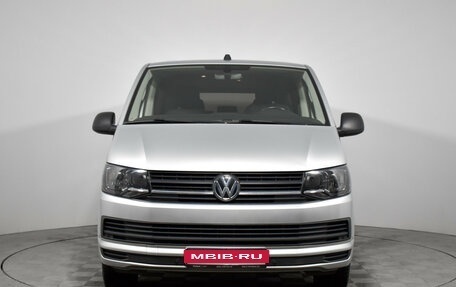 Volkswagen Multivan T6 рестайлинг, 2019 год, 3 800 000 рублей, 2 фотография