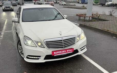 Mercedes-Benz E-Класс, 2011 год, 1 550 000 рублей, 2 фотография