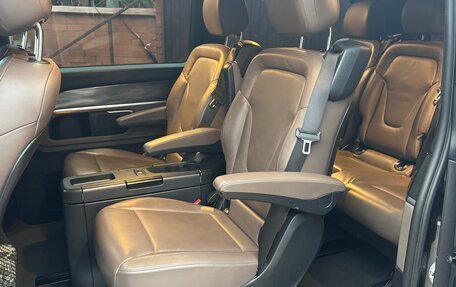 Mercedes-Benz V-Класс, 2019 год, 6 000 000 рублей, 5 фотография