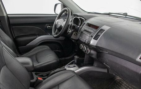 Mitsubishi Outlander III рестайлинг 3, 2008 год, 900 000 рублей, 9 фотография