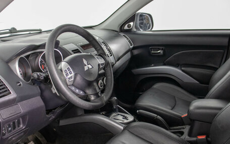 Mitsubishi Outlander III рестайлинг 3, 2008 год, 900 000 рублей, 10 фотография