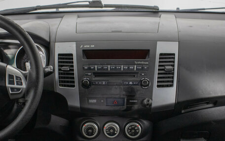 Mitsubishi Outlander III рестайлинг 3, 2008 год, 900 000 рублей, 14 фотография